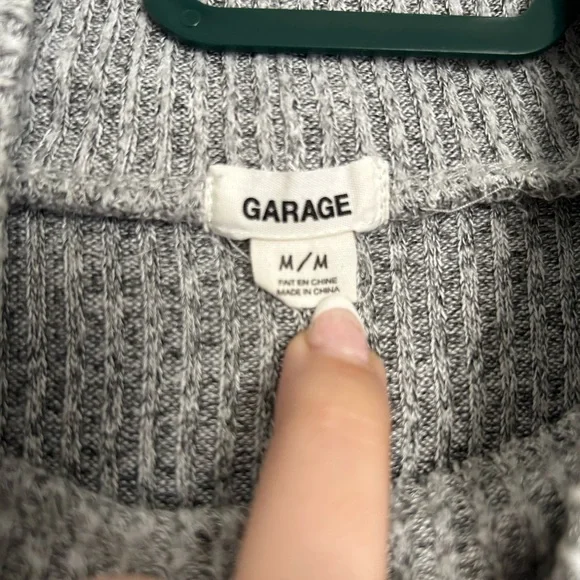 Cropped Mock Neck Ribbed Turtleneck - Picture 5 of 5